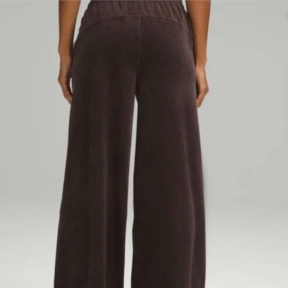 lululemon athletica scuba MR wide leg Velvet cord espresso - Picture 2 of 9